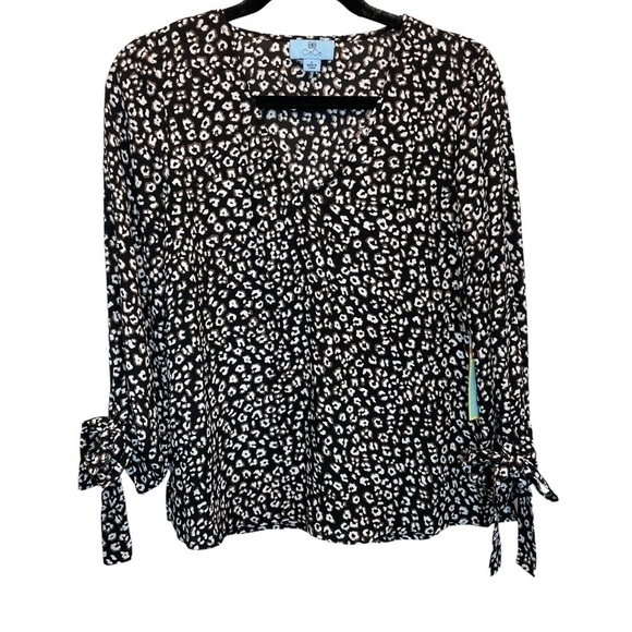CeCe Tops - CeCe V-Neck Tie Cuff Blouse in Rich Black Leopard Print Small